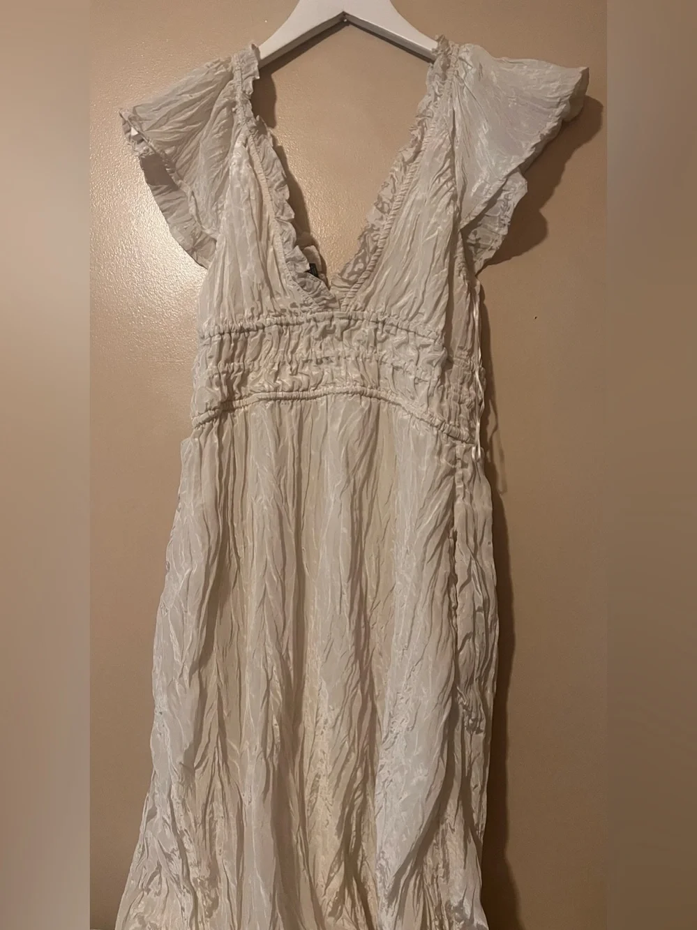 J.Crew crinkle soft flowy dainty doen Cream V-Neck Ruffled Dress romantic slit